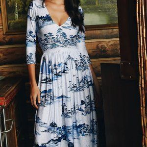 BNWT - UKIYO-E VASE 3/4 SLEEVE DRESS - Size MEDIUM